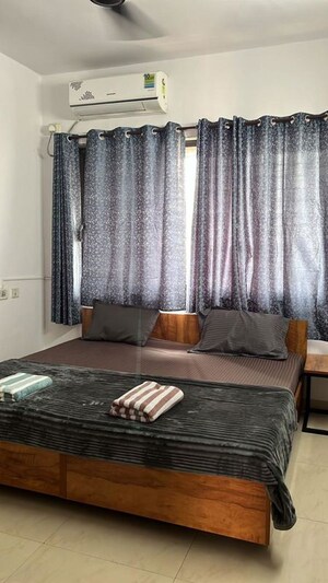 Room in  Pg at Seawoods West – for Rent