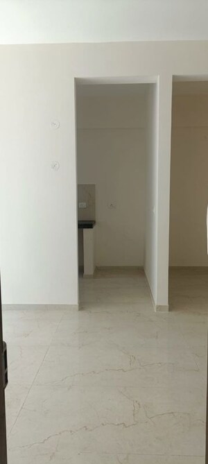 Room in 2.5 BHK Apartment at Smart World Gems, Sector 89 – for Rent