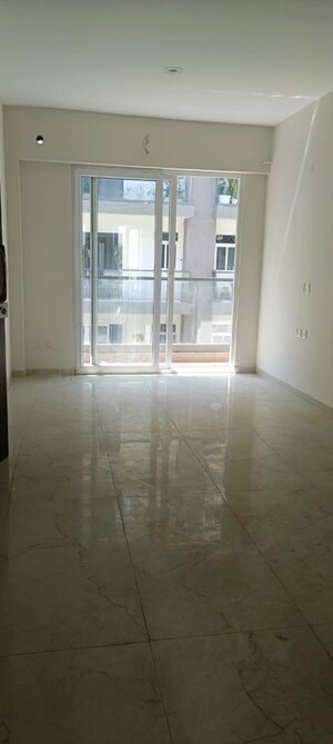 Room in 2.5 BHK Apartment at Smart World Gems, Sector 89 – for Rent
