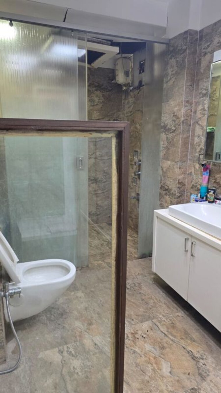 Bathroom, memnagar 6 Bedroom 4050 Sq.Ft. Villa In Memnagar Ahmedabad 10514350