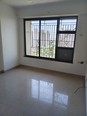 Room in 3 BHK Apartment at Serenity Heights, Malad West – for Rent