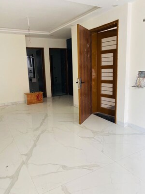 Room in 4 BHK Villa at Sector 125 – for Sale