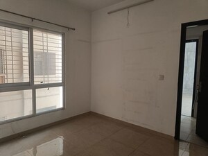 Room in 4 BHK Apartment at Elite Golf Green, Sector 79 – for Rent