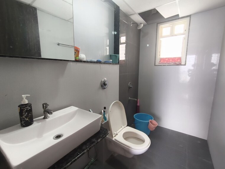 Bathroom, goel-ganga-altus 2 Bedroom 1000 Sq.Ft. Apartment In Kharadi Pune 10514479