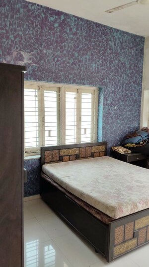 Room in 3 BHK Apartment at Girdhar Nagar – for Rent