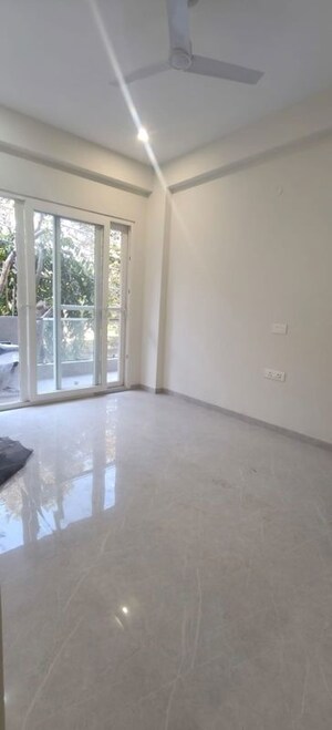 Room in 2 BHK Builder Floor at Sector 23 – for Rent