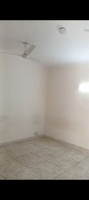 Room in 2 BHK Builder Floor at Lajpat Nagar I – for Rent