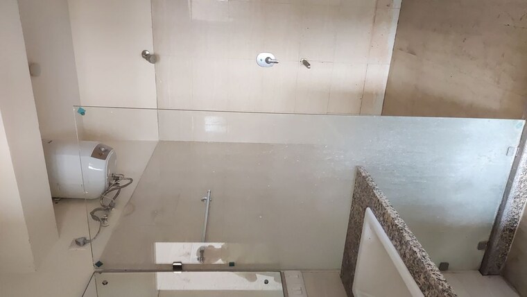 Bathroom, dlf-express-greens 3.5 Bedroom 1600 Sq.Ft. Apartment In Manesar Sector 1a Gurgaon 10514521