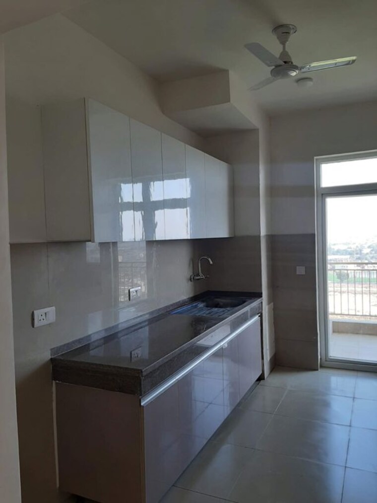 Kitchen, emaar-palm-gardens 3.5 Bedroom 1900 Sq.Ft. Apartment In Sector 83 Gurgaon 10514475