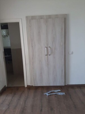 Room in 3.5 BHK Apartment at Emaar Palm Gardens, Sector 83 – for Sale