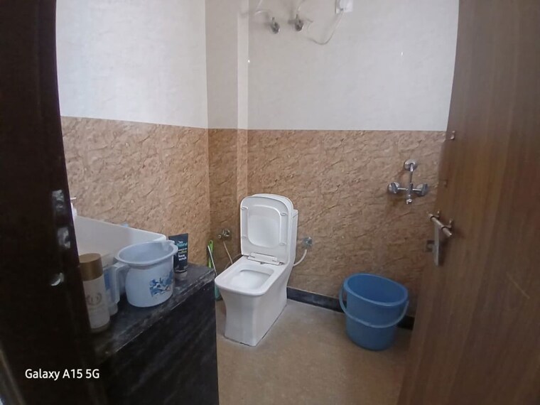 Bathroom, palam-vihar-residents-association 2 Bedroom 1300 Sq.Ft. Builder Floor In Palam Vihar Gurgaon 10514572