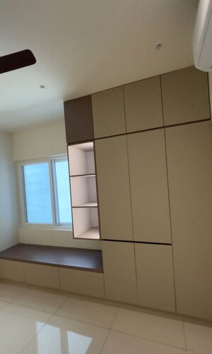 Room in 3 BHK Apartment at Candeur Crescent, Serilingampally – for Rent