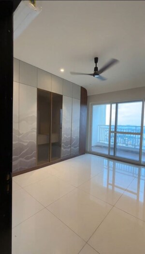 Room in 3 BHK Apartment at Candeur Crescent, Serilingampally – for Rent