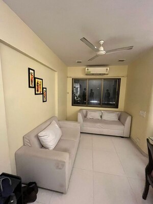 1.5 BHK Apartment For Rent in Bandra West