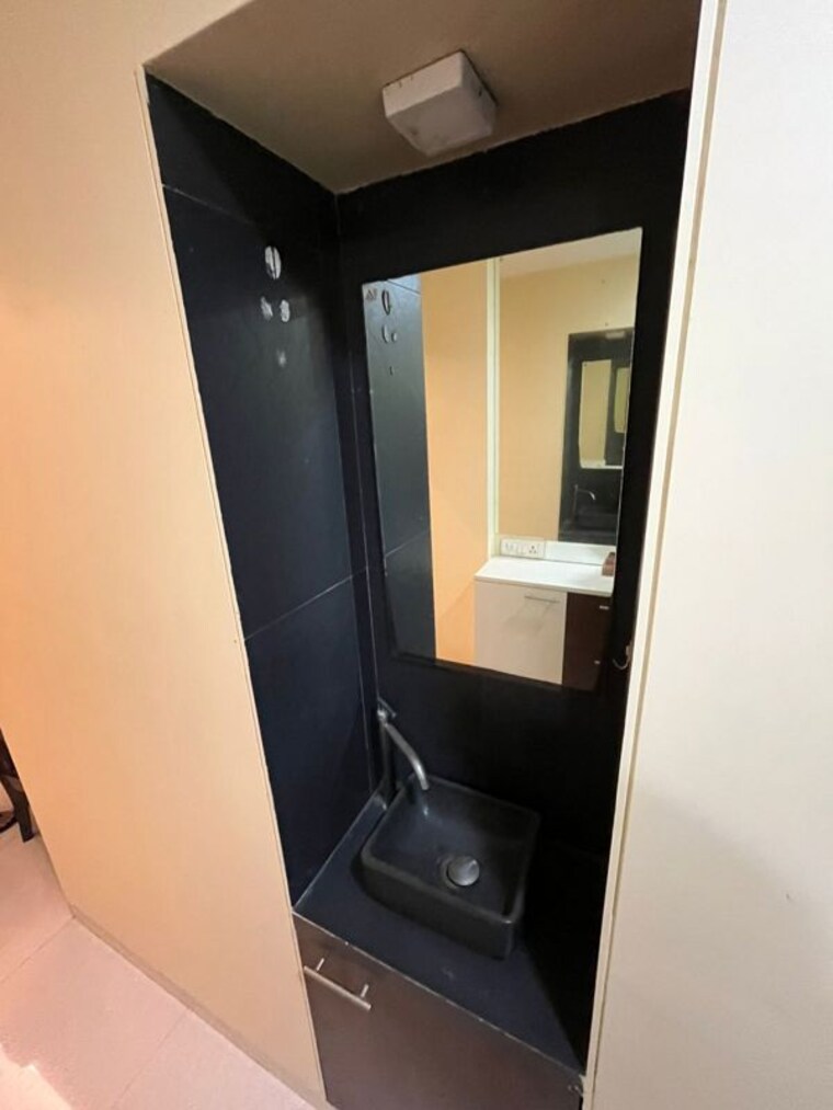 Other, bandra west 1.5 Bedroom 650 Sq.Ft. Apartment In Bandra West Mumbai 10514581