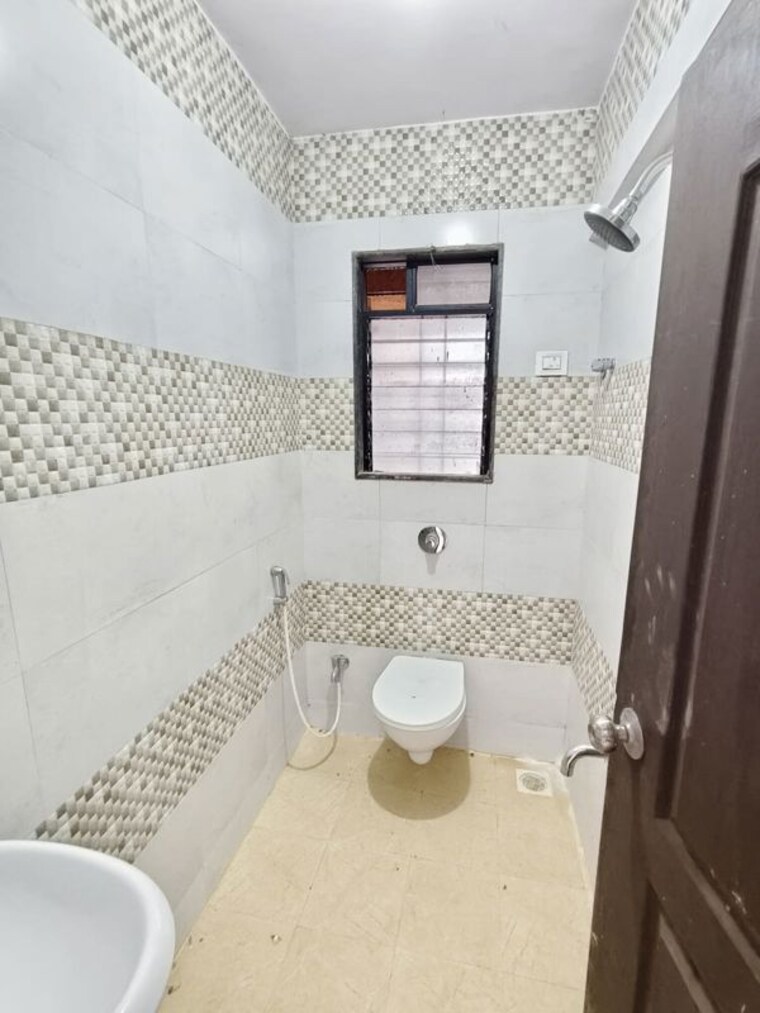 Bathroom, tilak nagar 3 Bedroom 1000 Sq.Ft. Apartment In Tilak Nagar Mumbai 10514607