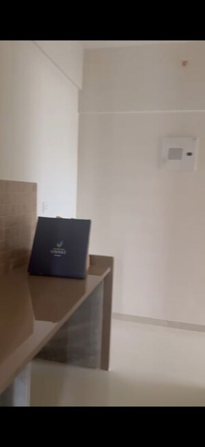 Furnished Amenities in 2 BHK Apartment at Kalpataru Vivant, Jogeshwari East – for Rent