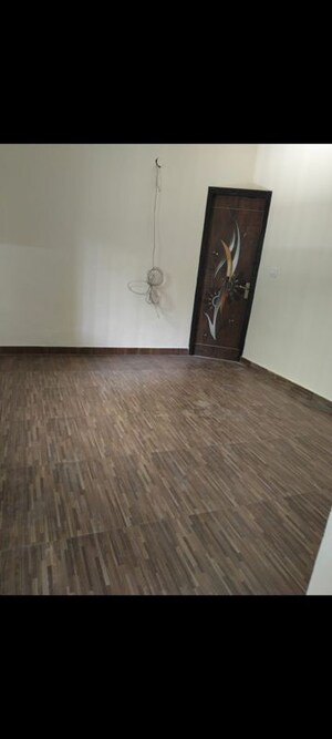 Room in 3 BHK Builder Floor at Alaknanda – for Rent