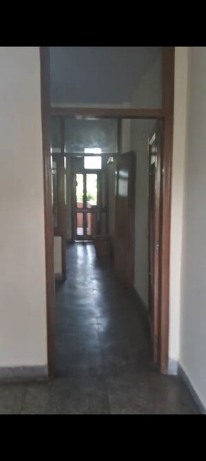 2 BHK Builder Floor – Entrance View at Lajpat Nagar I - for Rent