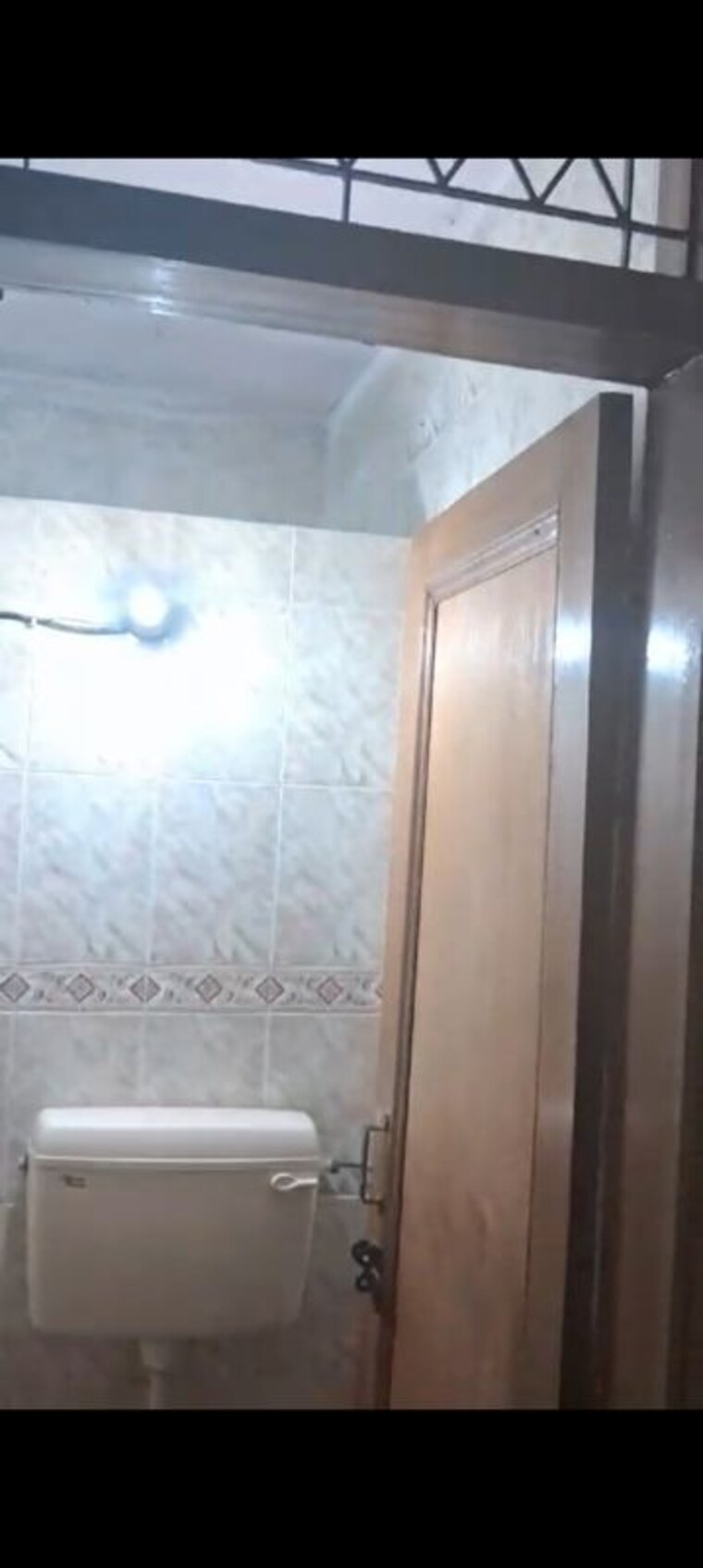 Bathroom, lajpat nagar i 2 Bedroom 900 Sq.Ft. Builder Floor In Lajpat Nagar I Delhi 10514575