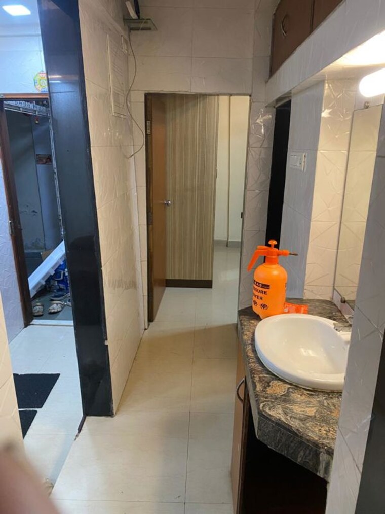 Bathroom, dosti-florentine 2 Bedroom 700 Sq.Ft. Apartment In Wadala Mumbai 10514602