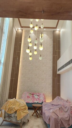 Room in 4 BHK Apartment at Mahagun Mezzaria, Sector 78 – for Rent