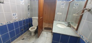 Bathroom in 1 BHK Builder Floor at Sector 22 – for Rent