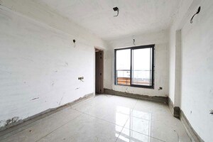 Room in 3 BHK Apartment at Thaltej – for Sale