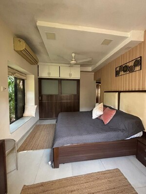 Bedroom in 2 BHK Apartment at Bandra West – for Rent