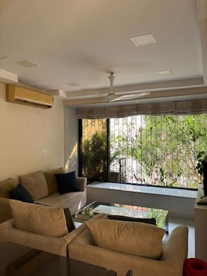 Bedroom in 2 BHK Apartment at Bandra West – for Rent