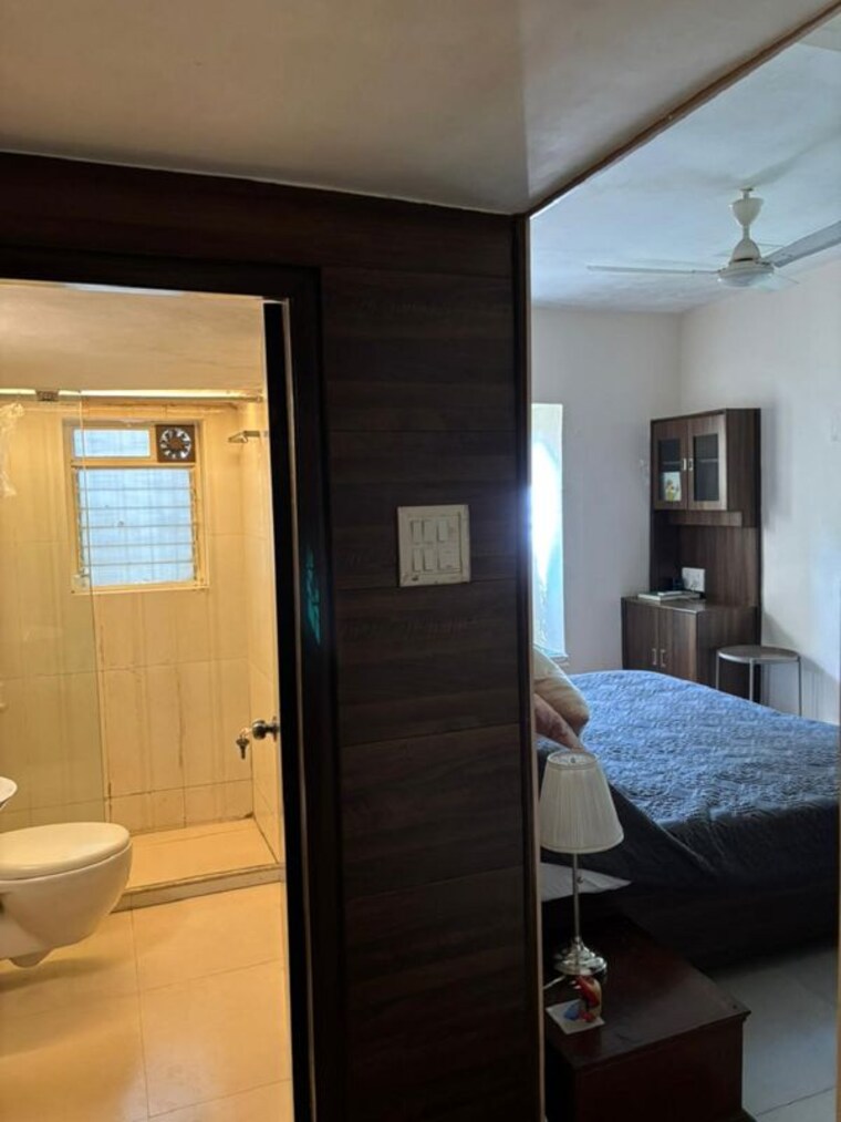 Bathroom, bandra west 2 Bedroom 700 Sq.Ft. Apartment In Bandra West Mumbai 10514643