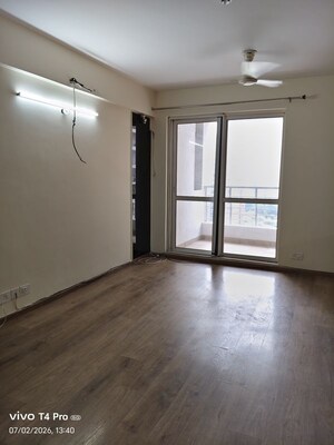 Room in 4 BHK Apartment at 3C Lotus Panache, Sector 110 – for Rent