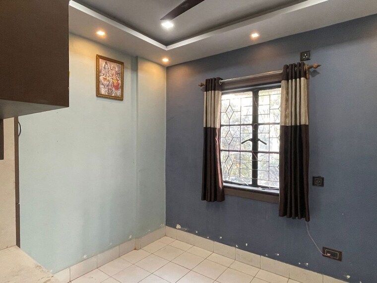 Room, em bypass 3 Bedroom 1200 Sq.Ft. Apartment In Em Bypass Kolkata 10514694