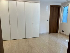 Room in 4 BHK Builder Floor at Green Park – for Rent