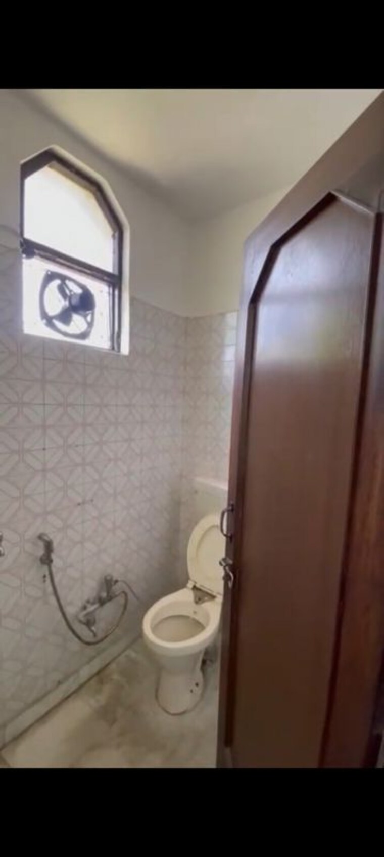 Bathroom, lajpat nagar i 2 Bedroom 900 Sq.Ft. Builder Floor In Lajpat Nagar I Delhi 10514699