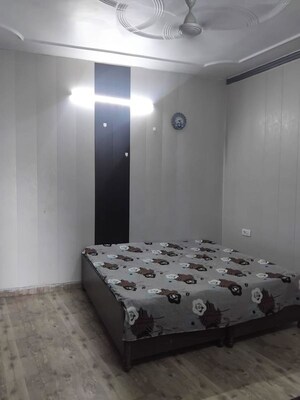 Bedroom in 1 BHK Builder Floor at Jakhan – for Rent