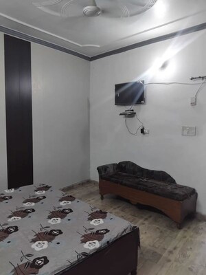 1 BHK Builder Floor For Rent in Jakhan