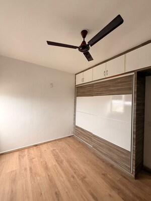 Room in 4 BHK Apartment at 3C Lotus Panache, Sector 110 – for Rent