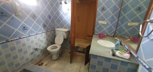 Bathroom in 1 BHK Builder Floor at Sector 22 – for Rent