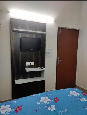 Furnished Amenities in 1 RK Builder Floor at Sushant Lok I – for Rent