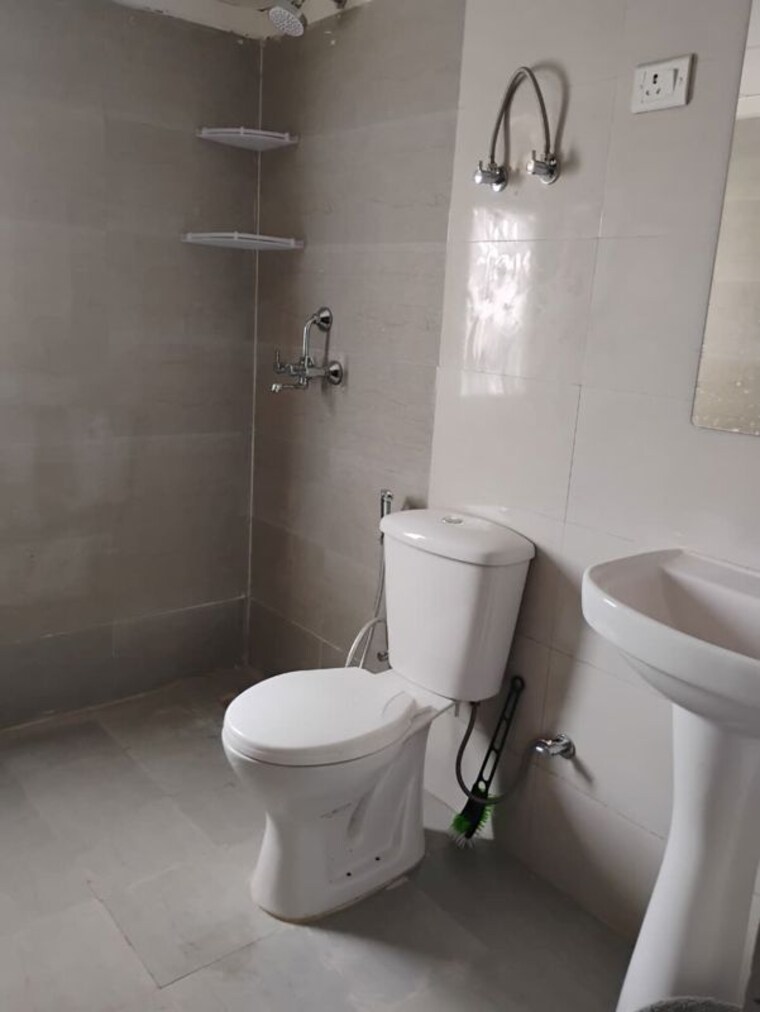 Bathroom, mahagun-moderne 3 Bedroom 1550 Sq.Ft. Apartment In Sector 78 Noida 10514876
