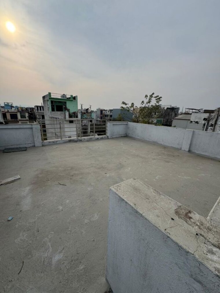  Parking, shimla bypass road 3 Bedroom 2000 Sq.Ft. Independent House In Shimla Bypass Road Dehradun 10514881