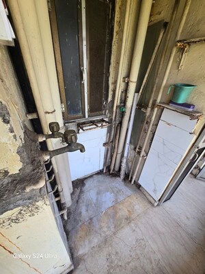 Balcony in 1.5 BHK Apartment at Kalpak Estate, Wadala – for Rent
