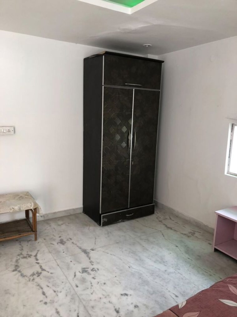 Room, sushant lok i 1 RK 100 Sq.Yd. Builder Floor In Sushant Lok I Gurgaon 10514879