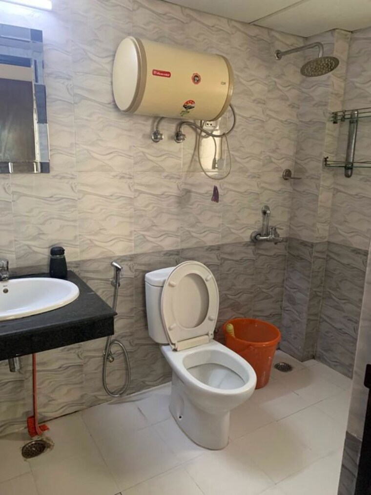 Bathroom, amrapali-silicon-city 2 Bedroom 1035 Sq.Ft. Apartment In Sector 76 Noida 10514886