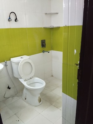 Bathroom in 2 BHK Apartment at Supertech Cape Town, Sector 74 – for Rent
