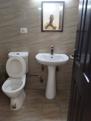 Bathroom in 2 BHK Apartment at Supertech Cape Town, Sector 74 – for Rent