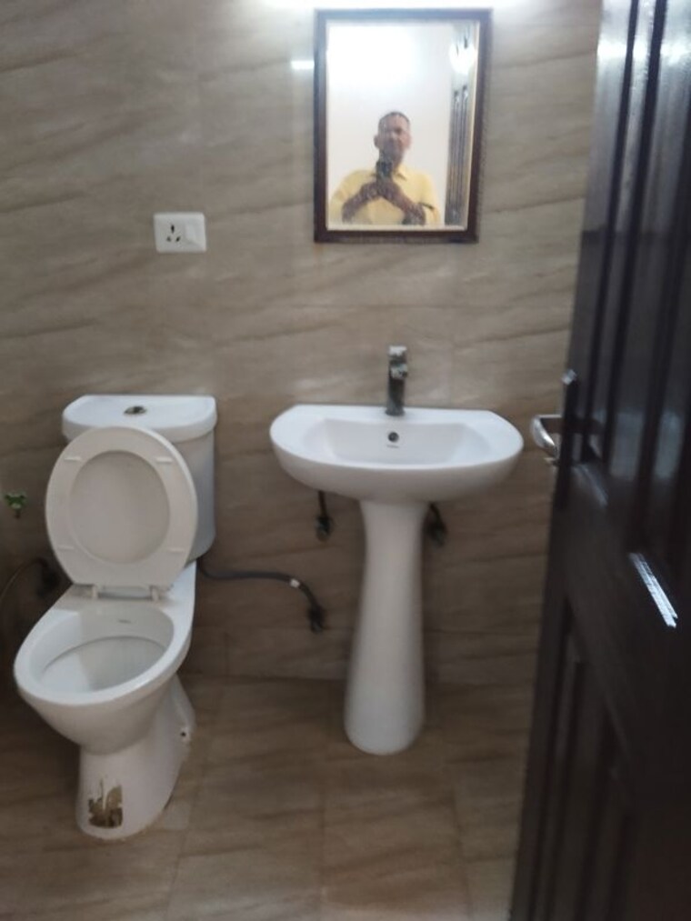 Bathroom, supertech-cape-town 2 Bedroom 930 Sq.Ft. Apartment In Sector 74 Noida 10514902