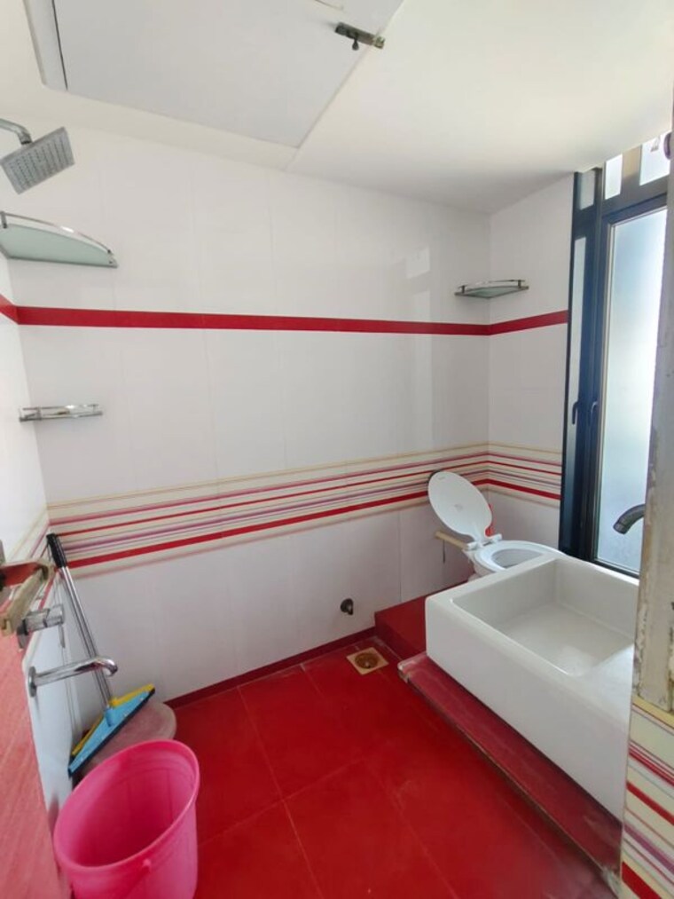 Bathroom, sheth-vasant-galaxy 3 Bedroom 1300 Sq.Ft. Apartment In Goregaon West Mumbai 10514942