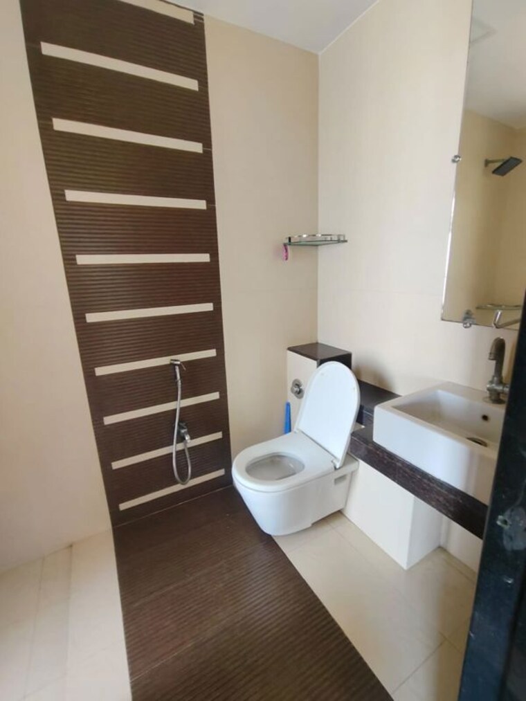 Bathroom, sheth-vasant-galaxy 3 Bedroom 1300 Sq.Ft. Apartment In Goregaon West Mumbai 10514942